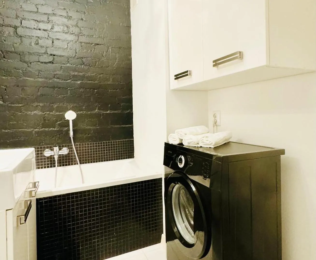 Warsaw Washington Avenue Apartment